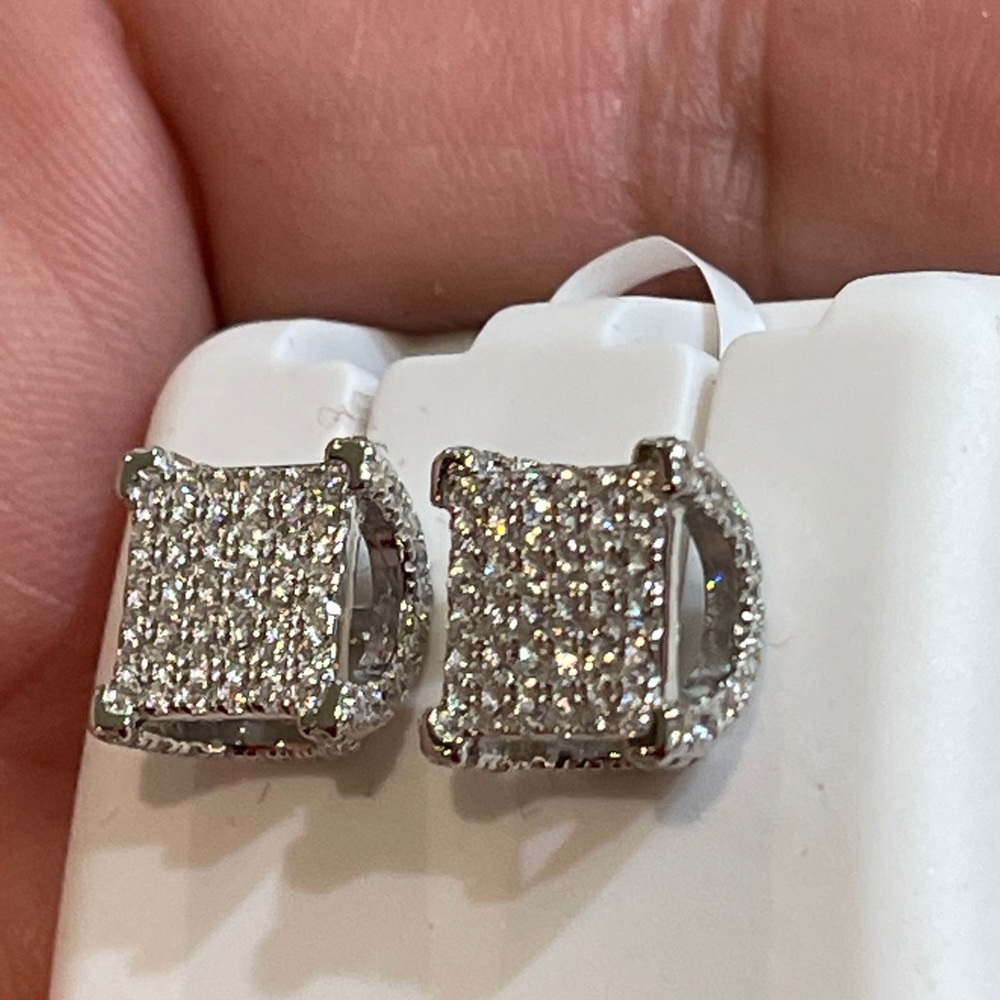 Earring - Picture 3 of 3